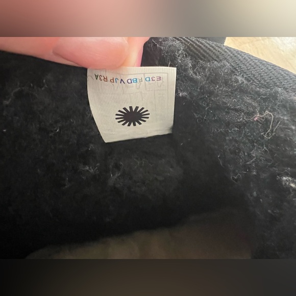 Ugg Classic Mini Platform Boot - Picture 5 of 10